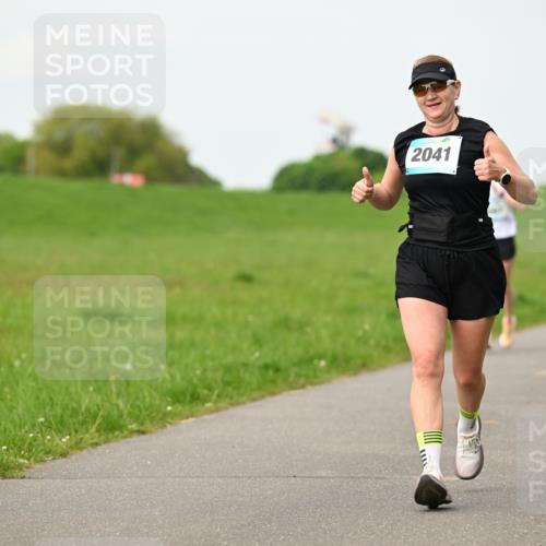 10.05.2026 - 8. Wedeler Halbmarathon Dr. Thomas Lammeyer http://msf.ph/oto/9697521 10.05.2026 11:29:32 Laufen 2041 meine-sportfotos.de
