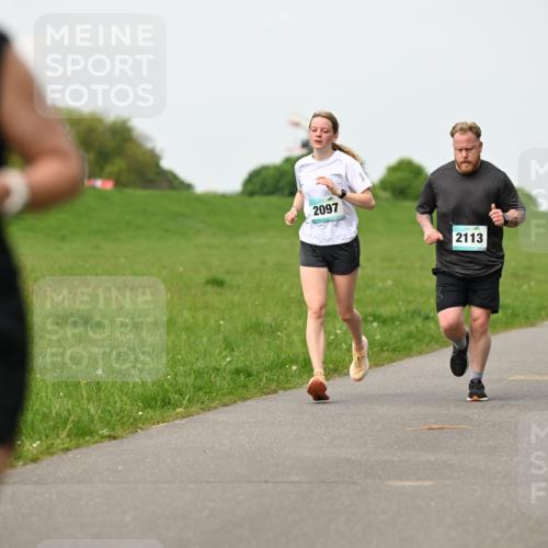 10.05.2026 - 8. Wedeler Halbmarathon Dr. Thomas Lammeyer http://msf.ph/oto/9697527 10.05.2026 11:29:34 Laufen 7041, 2097, 2113 meine-sportfotos.de