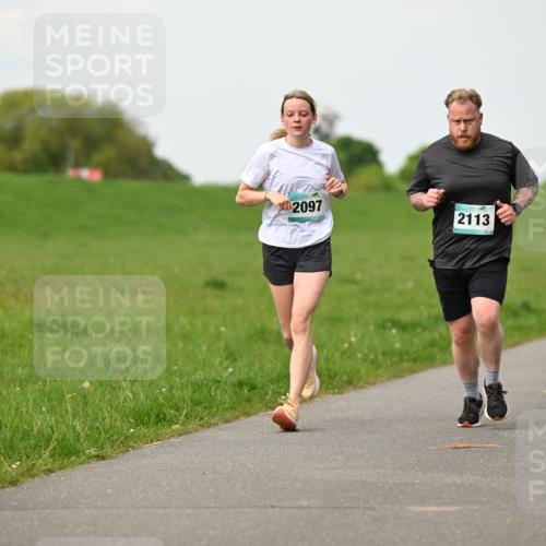 10.05.2026 - 8. Wedeler Halbmarathon Dr. Thomas Lammeyer http://msf.ph/oto/9697530 10.05.2026 11:29:34 Laufen 2097, 2113 meine-sportfotos.de