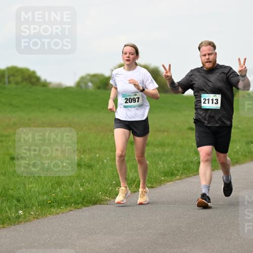 10.05.2026 - 8. Wedeler Halbmarathon Dr. Thomas Lammeyer http://msf.ph/oto/9697543 10.05.2026 11:29:36 Laufen 2097, 2113 meine-sportfotos.de