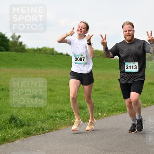 10.05.2026 - 8. Wedeler Halbmarathon Dr. Thomas Lammeyer http://msf.ph/oto/9697554 10.05.2026 11:29:37 Laufen 2097, 2113 meine-sportfotos.de