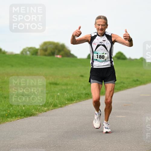10.05.2026 - 8. Wedeler Halbmarathon Dr. Thomas Lammeyer http://msf.ph/oto/9697571 10.05.2026 11:29:40 Laufen 180 meine-sportfotos.de