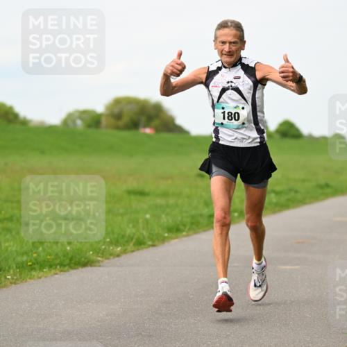 10.05.2026 - 8. Wedeler Halbmarathon Dr. Thomas Lammeyer http://msf.ph/oto/9697572 10.05.2026 11:29:41 Laufen 180 meine-sportfotos.de