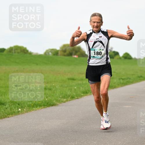 10.05.2026 - 8. Wedeler Halbmarathon Dr. Thomas Lammeyer http://msf.ph/oto/9697574 10.05.2026 11:29:41 Laufen 180 meine-sportfotos.de