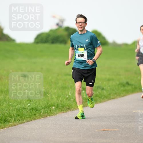 10.05.2026 - 8. Wedeler Halbmarathon Dr. Thomas Lammeyer http://msf.ph/oto/9697581 10.05.2026 11:29:51 Laufen 2025, 696, 745 meine-sportfotos.de
