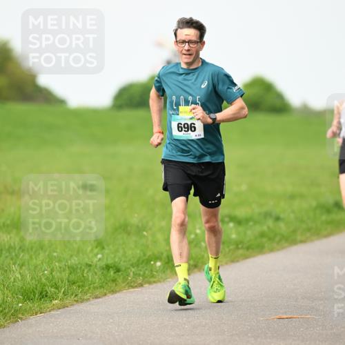 10.05.2026 - 8. Wedeler Halbmarathon Dr. Thomas Lammeyer http://msf.ph/oto/9697585 10.05.2026 11:29:51 Laufen 2025, 960, 745 meine-sportfotos.de