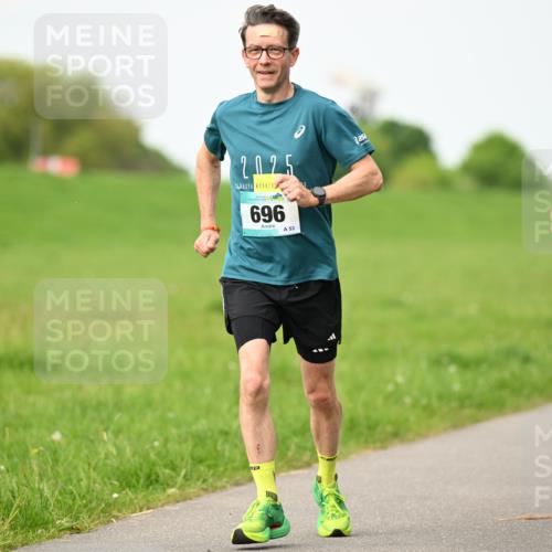 10.05.2026 - 8. Wedeler Halbmarathon Dr. Thomas Lammeyer http://msf.ph/oto/9697590 10.05.2026 11:29:52 Laufen 2025, 696, 745 meine-sportfotos.de
