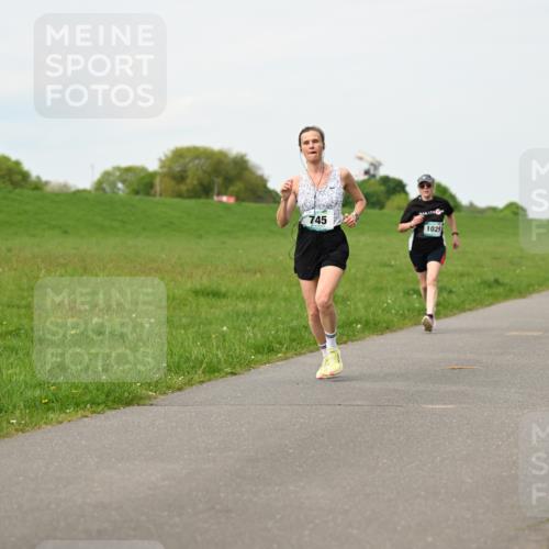 10.05.2026 - 8. Wedeler Halbmarathon Dr. Thomas Lammeyer http://msf.ph/oto/9697603 10.05.2026 11:29:54 Laufen 745, 1029 meine-sportfotos.de