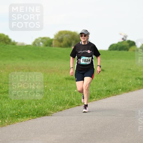 10.05.2026 - 8. Wedeler Halbmarathon Dr. Thomas Lammeyer http://msf.ph/oto/9697622 10.05.2026 11:29:57 Laufen 1029 meine-sportfotos.de