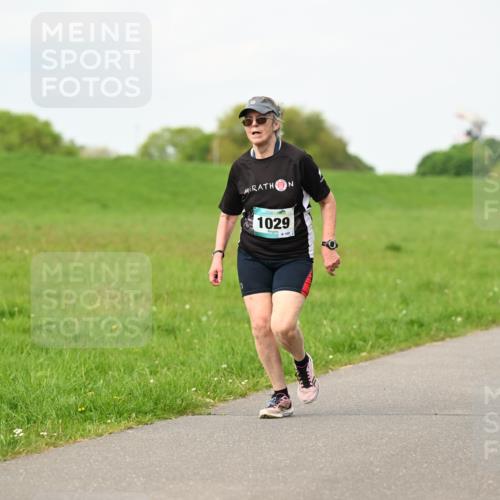 10.05.2026 - 8. Wedeler Halbmarathon Dr. Thomas Lammeyer http://msf.ph/oto/9697624 10.05.2026 11:29:58 Laufen 1029 meine-sportfotos.de
