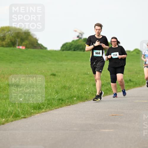 10.05.2026 - 8. Wedeler Halbmarathon Dr. Thomas Lammeyer http://msf.ph/oto/9697633 10.05.2026 11:30:00 Laufen 968, 759, 2017 meine-sportfotos.de