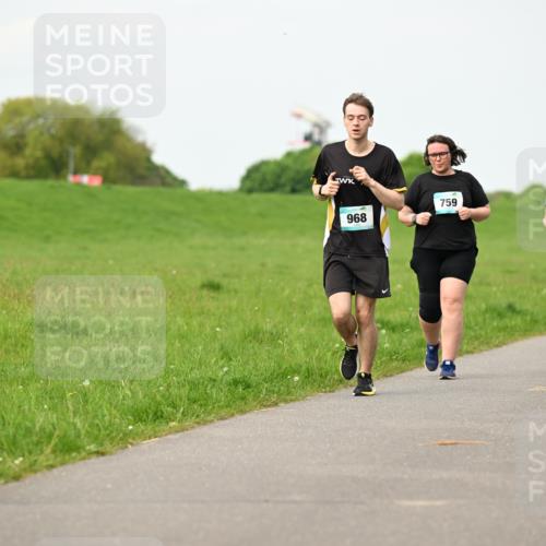 10.05.2026 - 8. Wedeler Halbmarathon Dr. Thomas Lammeyer http://msf.ph/oto/9697634 10.05.2026 11:30:00 Laufen 968, 759, 2017 meine-sportfotos.de