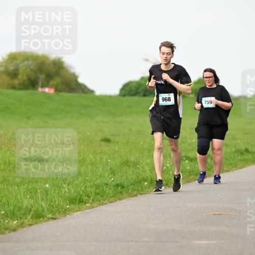 10.05.2026 - 8. Wedeler Halbmarathon Dr. Thomas Lammeyer http://msf.ph/oto/9697636 10.05.2026 11:30:00 Laufen 968, 759, 201 meine-sportfotos.de