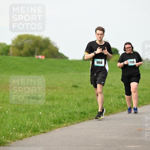 10.05.2026 - 8. Wedeler Halbmarathon Dr. Thomas Lammeyer http://msf.ph/oto/9697639 10.05.2026 11:30:00 Laufen 968, 759, 2017 meine-sportfotos.de