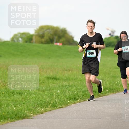 10.05.2026 - 8. Wedeler Halbmarathon Dr. Thomas Lammeyer http://msf.ph/oto/9697644 10.05.2026 11:30:01 Laufen 759, 968, 2017 meine-sportfotos.de