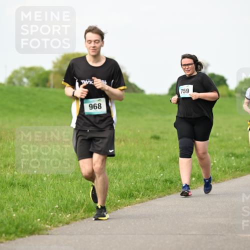 10.05.2026 - 8. Wedeler Halbmarathon Dr. Thomas Lammeyer http://msf.ph/oto/9697649 10.05.2026 11:30:02 Laufen 968, 759, 2017 meine-sportfotos.de