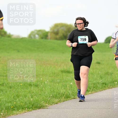 10.05.2026 - 8. Wedeler Halbmarathon Dr. Thomas Lammeyer http://msf.ph/oto/9697659 10.05.2026 11:30:04 Laufen 968, 759, 201, 844 meine-sportfotos.de