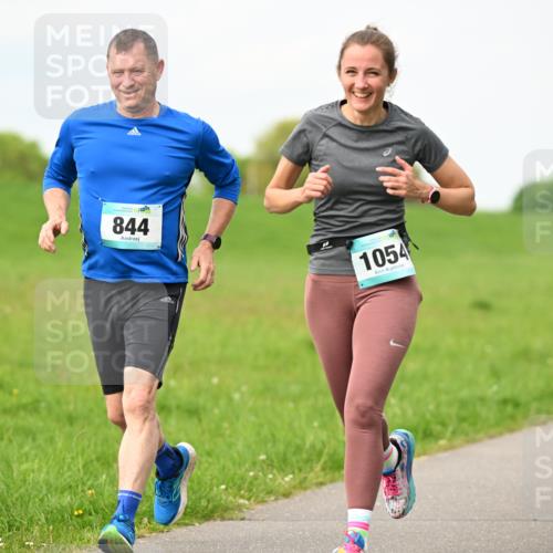 10.05.2026 - 8. Wedeler Halbmarathon Dr. Thomas Lammeyer http://msf.ph/oto/9697676 10.05.2026 11:30:08 Laufen 844, 1054 meine-sportfotos.de