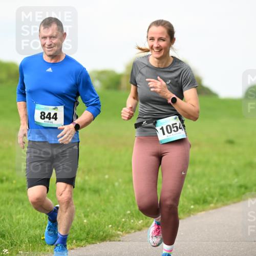 10.05.2026 - 8. Wedeler Halbmarathon Dr. Thomas Lammeyer http://msf.ph/oto/9697677 10.05.2026 11:30:09 Laufen 844, 1054 meine-sportfotos.de