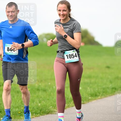 10.05.2026 - 8. Wedeler Halbmarathon Dr. Thomas Lammeyer http://msf.ph/oto/9697678 10.05.2026 11:30:09 Laufen 844, 1054 meine-sportfotos.de