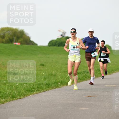 10.05.2026 - 8. Wedeler Halbmarathon Dr. Thomas Lammeyer http://msf.ph/oto/9697680 10.05.2026 11:30:11 Laufen 768, 582, 340 meine-sportfotos.de