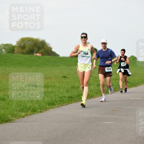 10.05.2026 - 8. Wedeler Halbmarathon Dr. Thomas Lammeyer http://msf.ph/oto/9697684 10.05.2026 11:30:11 Laufen 768, 582, 340 meine-sportfotos.de