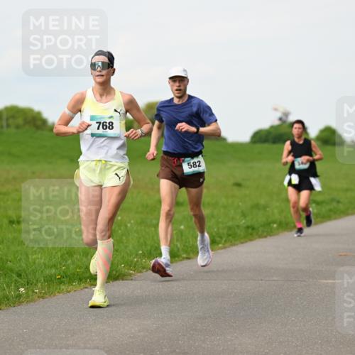 10.05.2026 - 8. Wedeler Halbmarathon Dr. Thomas Lammeyer http://msf.ph/oto/9697697 10.05.2026 11:30:13 Laufen 768, 582 meine-sportfotos.de