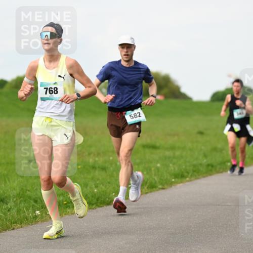 10.05.2026 - 8. Wedeler Halbmarathon Dr. Thomas Lammeyer http://msf.ph/oto/9697700 10.05.2026 11:30:14 Laufen 768, 582 meine-sportfotos.de