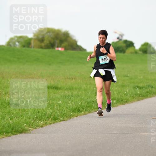 10.05.2026 - 8. Wedeler Halbmarathon Dr. Thomas Lammeyer http://msf.ph/oto/9697701 10.05.2026 11:30:14 Laufen 582, 340, 175, 205 meine-sportfotos.de