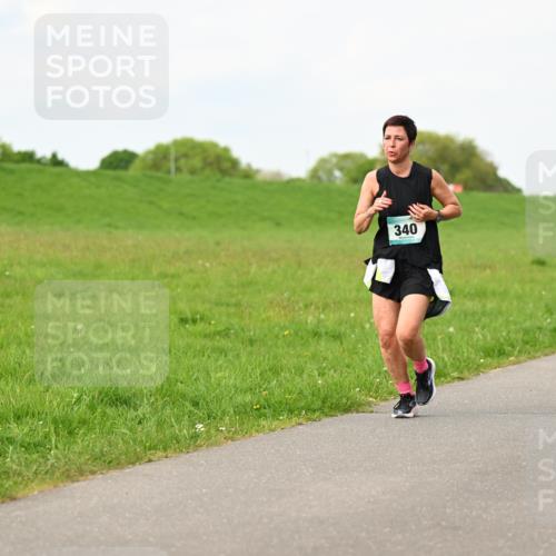 10.05.2026 - 8. Wedeler Halbmarathon Dr. Thomas Lammeyer http://msf.ph/oto/9697712 10.05.2026 11:30:16 Laufen 340 meine-sportfotos.de
