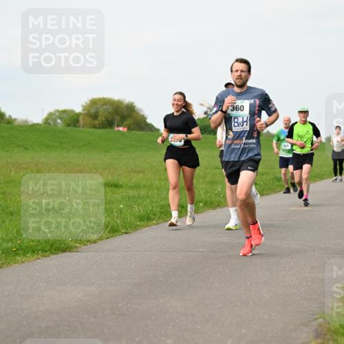 10.05.2026 - 8. Wedeler Halbmarathon Dr. Thomas Lammeyer http://msf.ph/oto/9697724 10.05.2026 11:30:18 Laufen 360, 924 meine-sportfotos.de