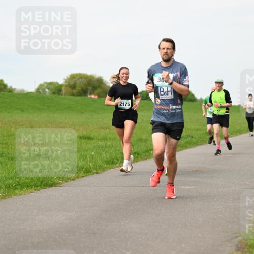 10.05.2026 - 8. Wedeler Halbmarathon Dr. Thomas Lammeyer http://msf.ph/oto/9697726 10.05.2026 11:30:19 Laufen 2175 meine-sportfotos.de
