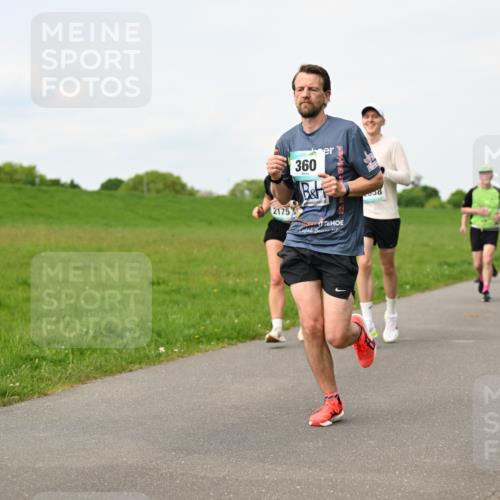 10.05.2026 - 8. Wedeler Halbmarathon Dr. Thomas Lammeyer http://msf.ph/oto/9697734 10.05.2026 11:30:20 Laufen 2175, 360, 2038 meine-sportfotos.de
