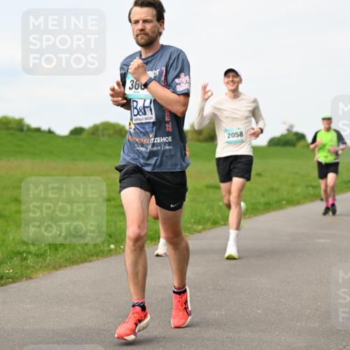 10.05.2026 - 8. Wedeler Halbmarathon Dr. Thomas Lammeyer http://msf.ph/oto/9697740 10.05.2026 11:30:20 Laufen 360, 2058 meine-sportfotos.de