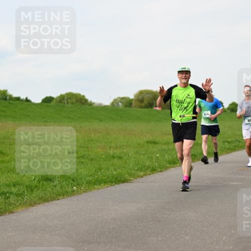 10.05.2026 - 8. Wedeler Halbmarathon Dr. Thomas Lammeyer http://msf.ph/oto/9697746 10.05.2026 11:30:23 Laufen 924 meine-sportfotos.de