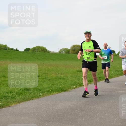 10.05.2026 - 8. Wedeler Halbmarathon Dr. Thomas Lammeyer http://msf.ph/oto/9697750 10.05.2026 11:30:23 Laufen 324 meine-sportfotos.de