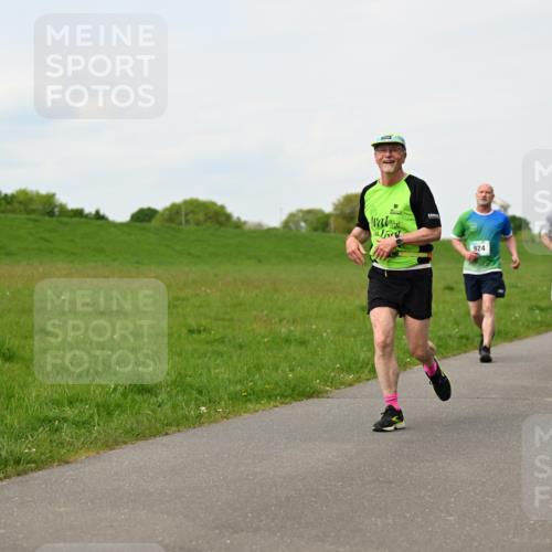 10.05.2026 - 8. Wedeler Halbmarathon Dr. Thomas Lammeyer http://msf.ph/oto/9697751 10.05.2026 11:30:23 Laufen 924 meine-sportfotos.de