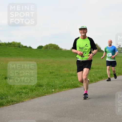 10.05.2026 - 8. Wedeler Halbmarathon Dr. Thomas Lammeyer http://msf.ph/oto/9697754 10.05.2026 11:30:24 Laufen 924 meine-sportfotos.de