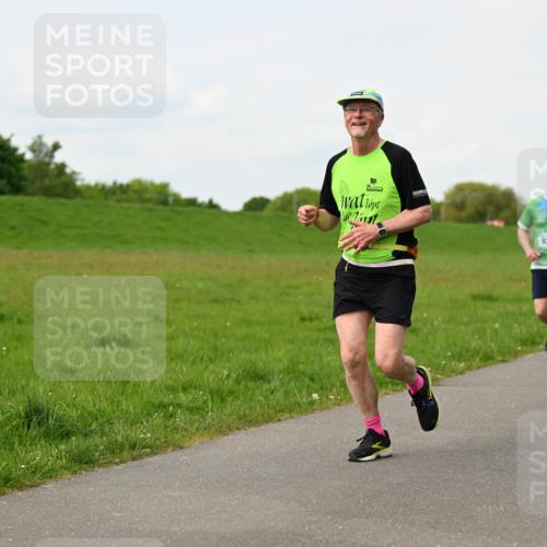 10.05.2026 - 8. Wedeler Halbmarathon Dr. Thomas Lammeyer http://msf.ph/oto/9697756 10.05.2026 11:30:24 Laufen 924 meine-sportfotos.de