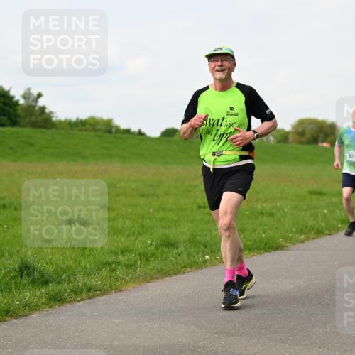 10.05.2026 - 8. Wedeler Halbmarathon Dr. Thomas Lammeyer http://msf.ph/oto/9697757 10.05.2026 11:30:24 Laufen 924 meine-sportfotos.de