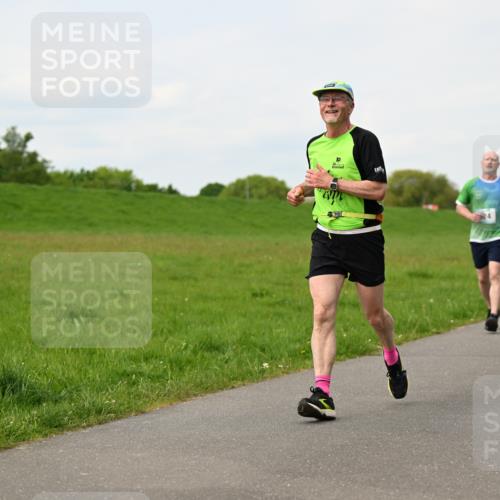 10.05.2026 - 8. Wedeler Halbmarathon Dr. Thomas Lammeyer http://msf.ph/oto/9697758 10.05.2026 11:30:24 Laufen  meine-sportfotos.de