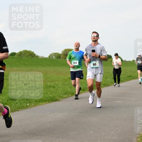 10.05.2026 - 8. Wedeler Halbmarathon Dr. Thomas Lammeyer http://msf.ph/oto/9697759 10.05.2026 11:30:25 Laufen 924 meine-sportfotos.de