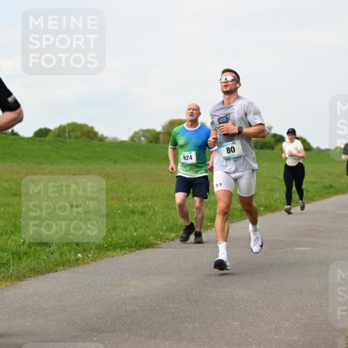 10.05.2026 - 8. Wedeler Halbmarathon Dr. Thomas Lammeyer http://msf.ph/oto/9697760 10.05.2026 11:30:25 Laufen 924 meine-sportfotos.de