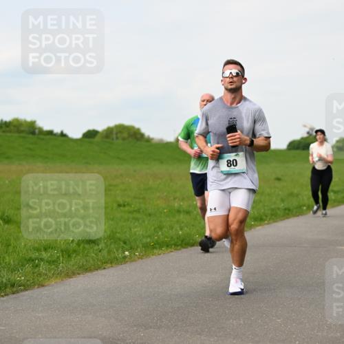 10.05.2026 - 8. Wedeler Halbmarathon Dr. Thomas Lammeyer http://msf.ph/oto/9697765 10.05.2026 11:30:25 Laufen  meine-sportfotos.de