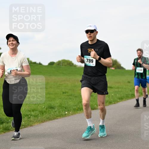 10.05.2026 - 8. Wedeler Halbmarathon Dr. Thomas Lammeyer http://msf.ph/oto/9697788 10.05.2026 11:30:30 Laufen 789, 1045 meine-sportfotos.de