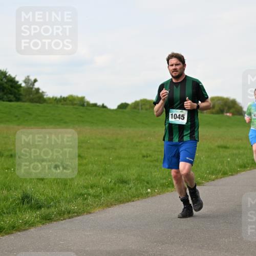 10.05.2026 - 8. Wedeler Halbmarathon Dr. Thomas Lammeyer http://msf.ph/oto/9697795 10.05.2026 11:30:32 Laufen 1045, 923 meine-sportfotos.de