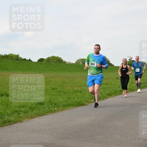 10.05.2026 - 8. Wedeler Halbmarathon Dr. Thomas Lammeyer http://msf.ph/oto/9697798 10.05.2026 11:30:33 Laufen 923, 543 meine-sportfotos.de