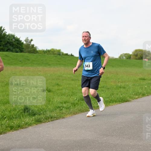10.05.2026 - 8. Wedeler Halbmarathon Dr. Thomas Lammeyer http://msf.ph/oto/9697809 10.05.2026 11:30:37 Laufen 543 meine-sportfotos.de