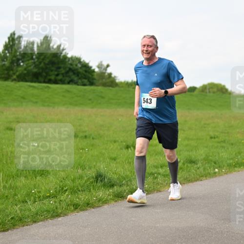 10.05.2026 - 8. Wedeler Halbmarathon Dr. Thomas Lammeyer http://msf.ph/oto/9697814 10.05.2026 11:30:38 Laufen 543 meine-sportfotos.de