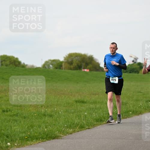 10.05.2026 - 8. Wedeler Halbmarathon Dr. Thomas Lammeyer http://msf.ph/oto/9697820 10.05.2026 11:30:40 Laufen 975, 354, 540 meine-sportfotos.de